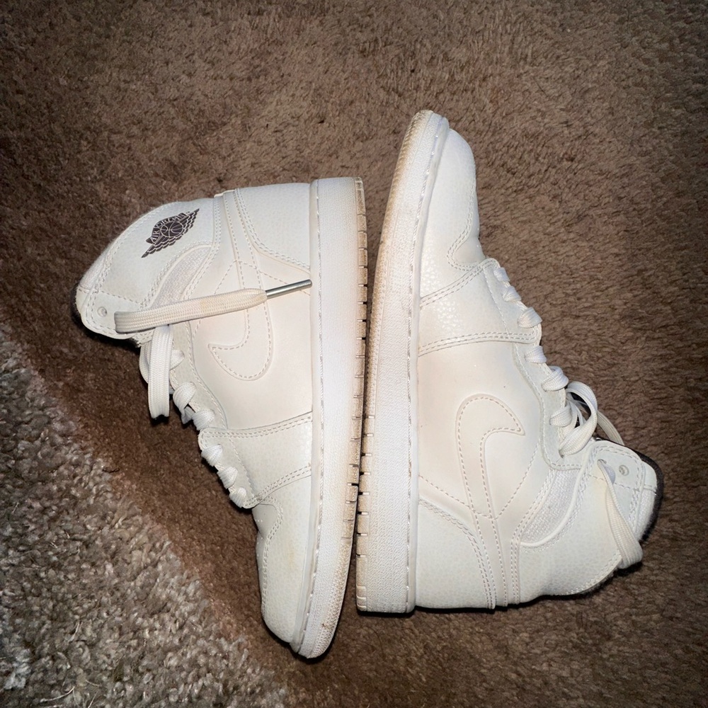 Jordan’s High Top 1s, cream color, size 6Y, lightly worn